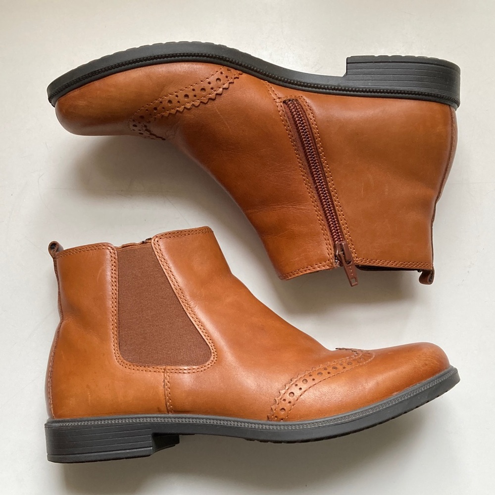 Tan Leather Ankle Chelsea Boots